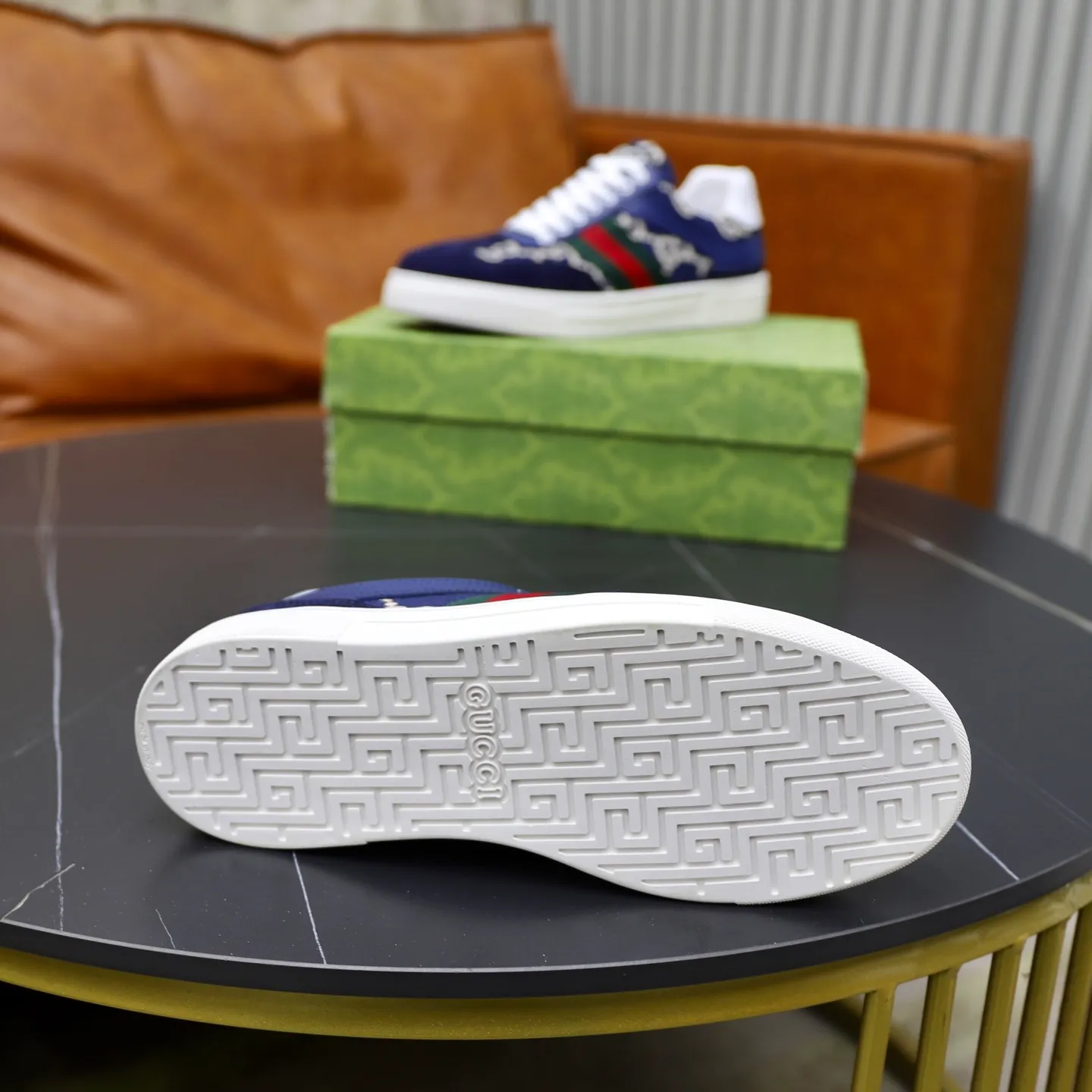 Ex-factory price: 440💰🙅‍♂️🙅‍♂️🙅‍♂️ Brand: GUCCI Standard code: 38-44 (45 customized) Grade: Same as the official website Material: Original material splicing Comfortable and breathable lining Lightweight and wear-resistant sports outsole Style category: Men's fashionable casual shoes Running sneakers Distinguished luxury brand elements Top luxury Color: actual picture color